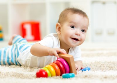 Quels jouets choisir pour un bébé de 0 à 3 mois ?